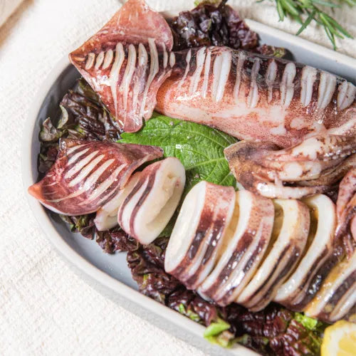 DONGKWANG Whole Cleaned Squid 손질된 통 오징어 2pc 320g